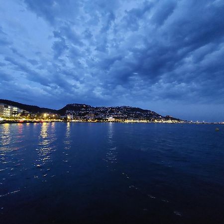Apartamento En El Mar Roses Eksteriør billede